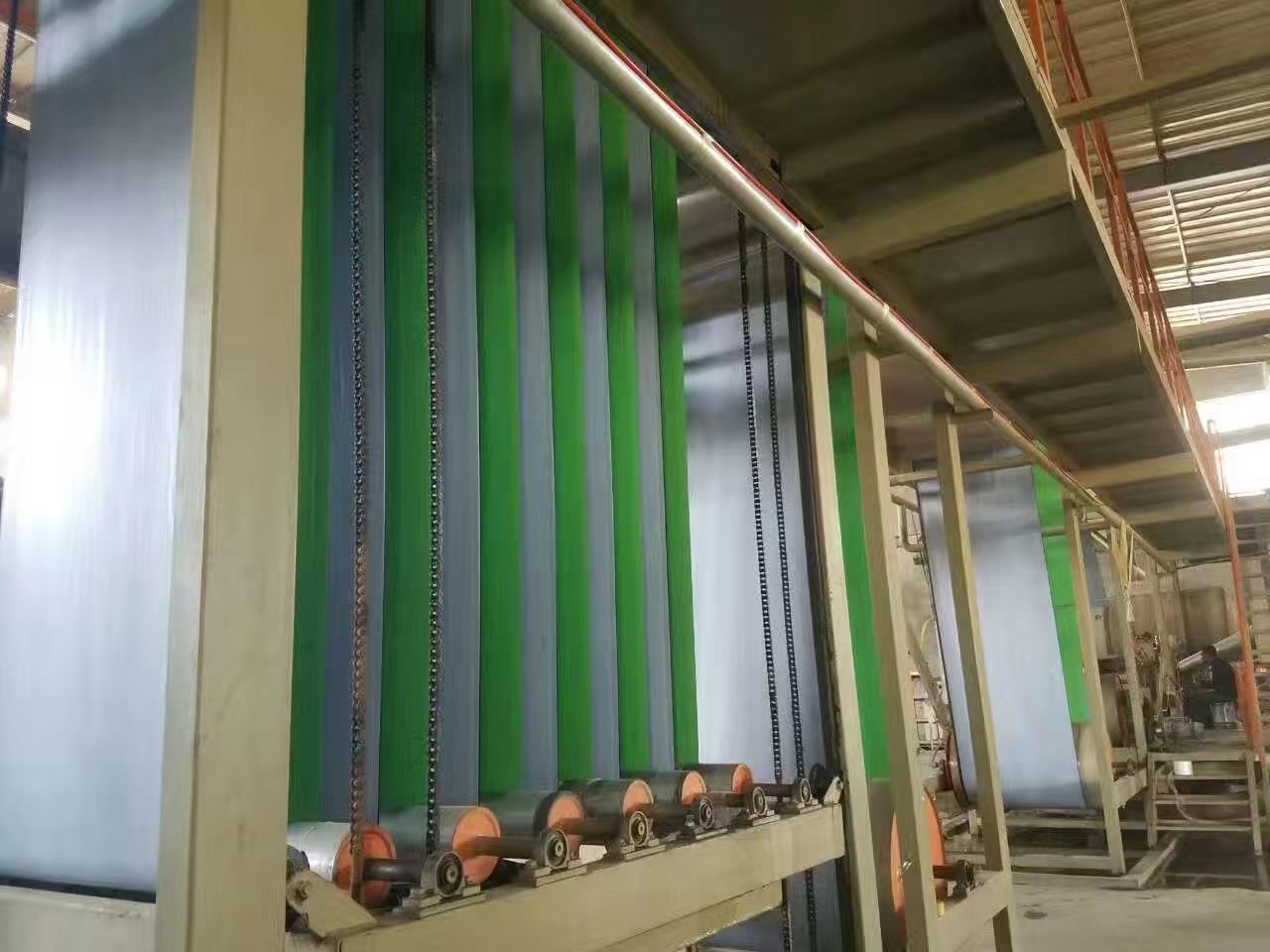 強力交叉膜自粘防水卷材(圖4)