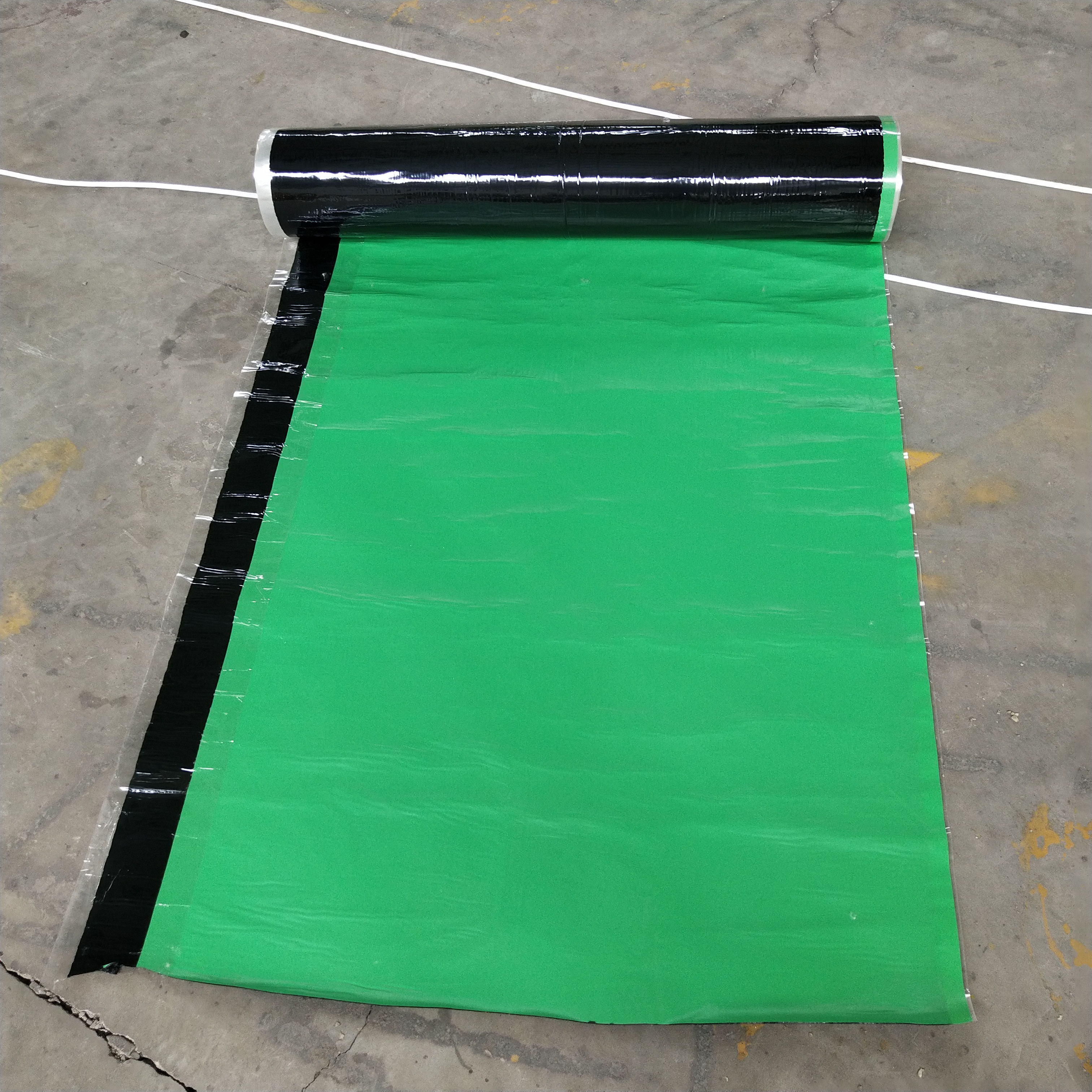 強力交叉膜自粘防水卷材(圖1)